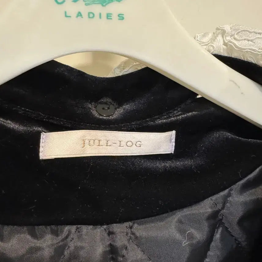 [BUNJANG] Jull Log Velvet Lace Jacket / jull log 줄로그 벨벳 레이스 자켓