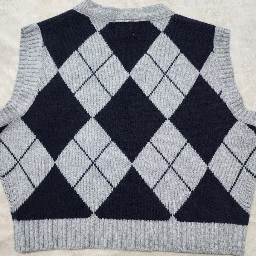 [BUNJANG] MocoVling Argyle Knit Vest / 모코블링 자체제작 아가일 니트 베스트