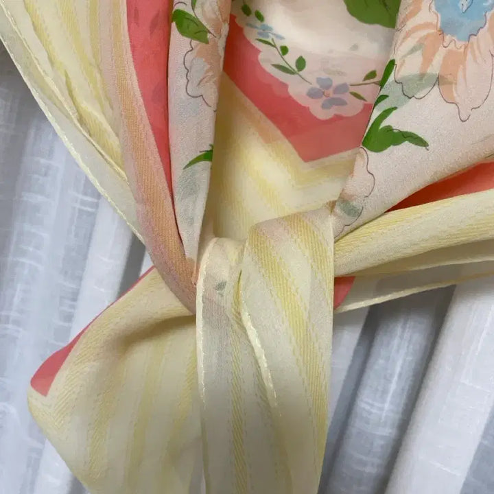 [BUNJANG] Anna Sui Flower Print Scarf / 안나수이 플라워 프린트 스카프