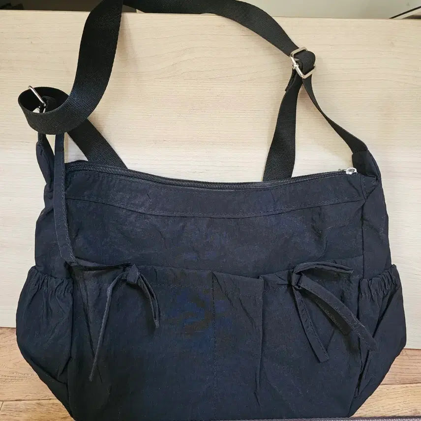 [BUNJANG] Ribbon Shoulder Bag / 가볍게 들기 좋은 리본 숄더백