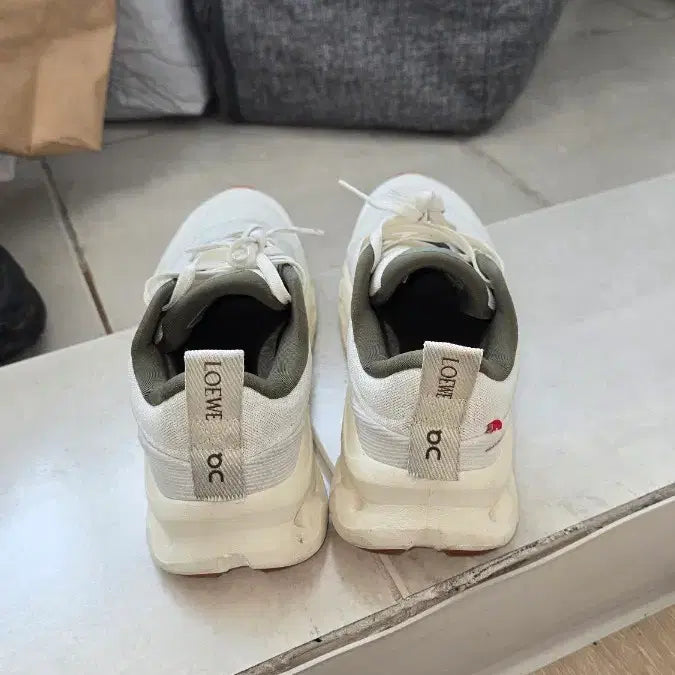 [BUNJANG] Loewe White Sneakers / 온 Loewe 로에베 화이트 스니커즈