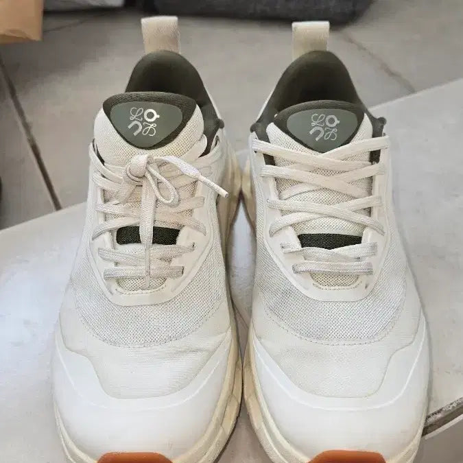 [BUNJANG] Loewe White Sneakers / 온 Loewe 로에베 화이트 스니커즈