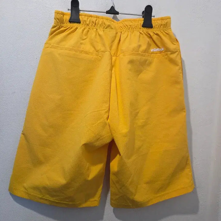 [BUNJANG] Mistyral Yellow Shorts / 미스트랄 옐로우 반바지