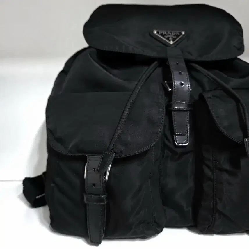[BUNJANG] Prada Two-Pocket Nylon Backpack Medium / 정품 프라다 투포켓 나일론 백팩 미듐