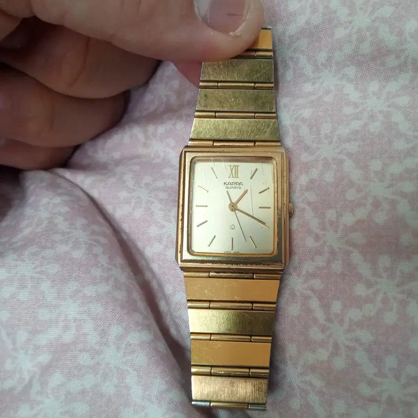 [BUNJANG] KAPPA Wristwatch / 카파(KAPPA)금장 손목시계를 내드립니다.