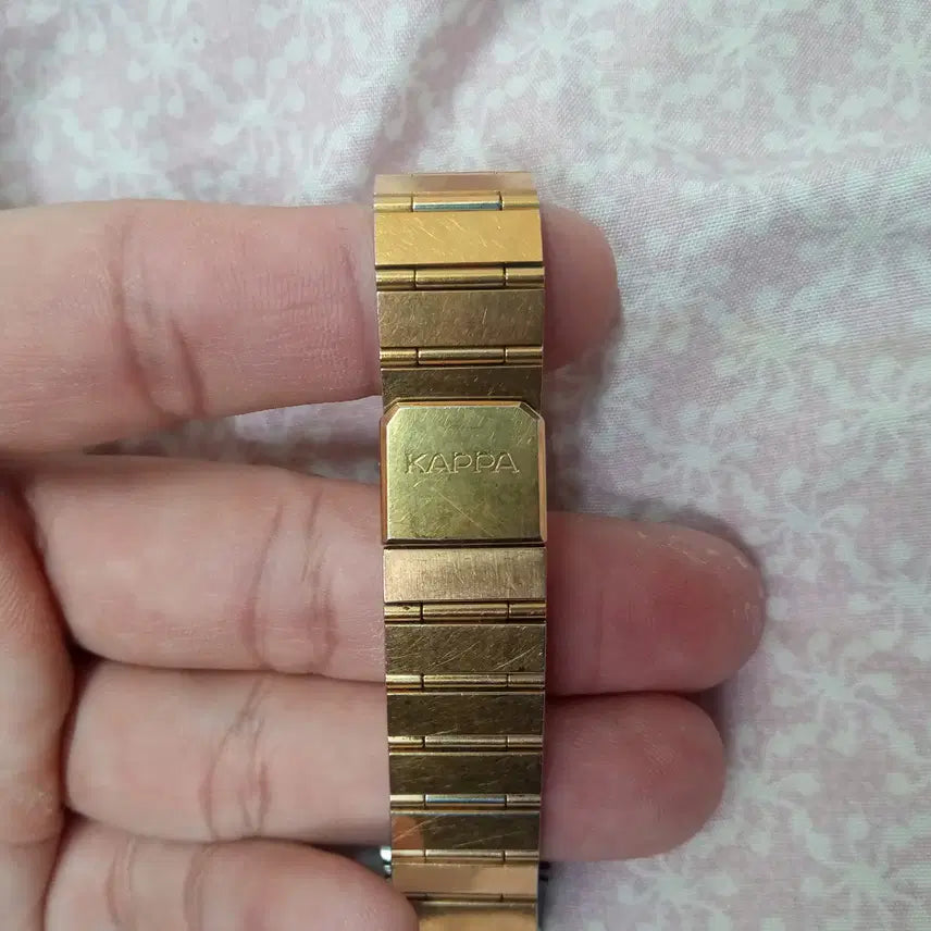 [BUNJANG] KAPPA Wristwatch / 카파(KAPPA)금장 손목시계를 내드립니다.