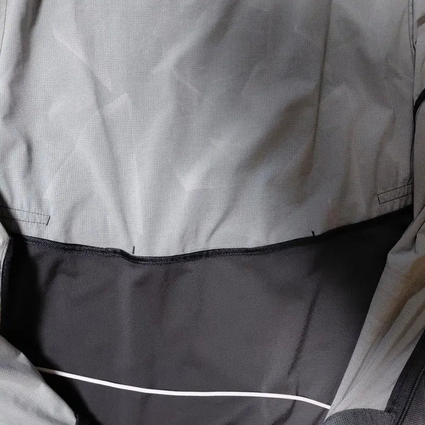 [BUNJANG] IVE FLEXIOVE Windbreaker / 휠라 FLEXIOVE 바람막이 블랙