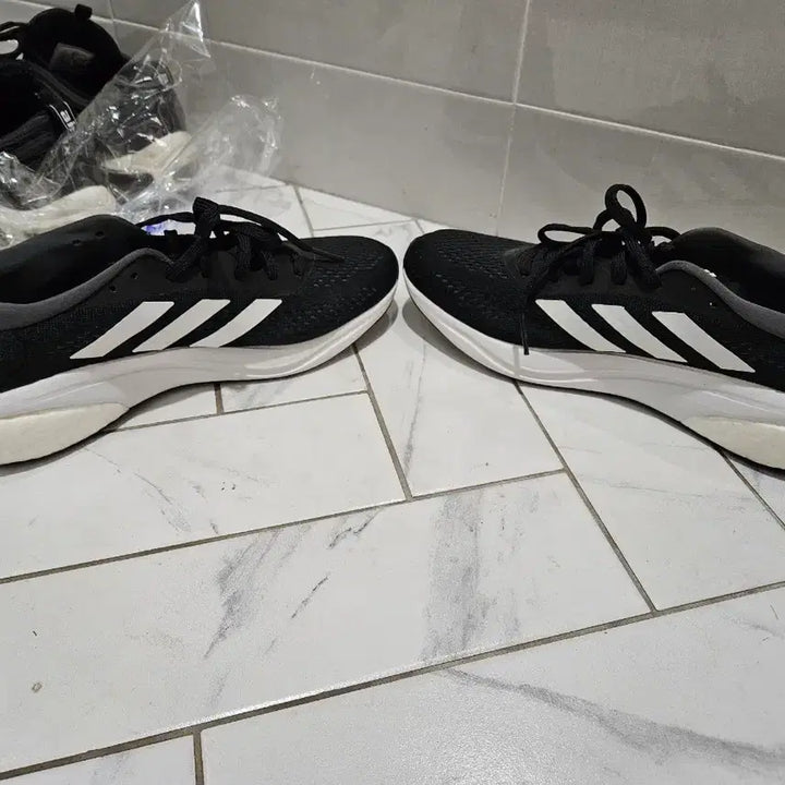 [BUNJANG] Adidas Supernova Sneakers / 아디다스 슈퍼노바 운동화