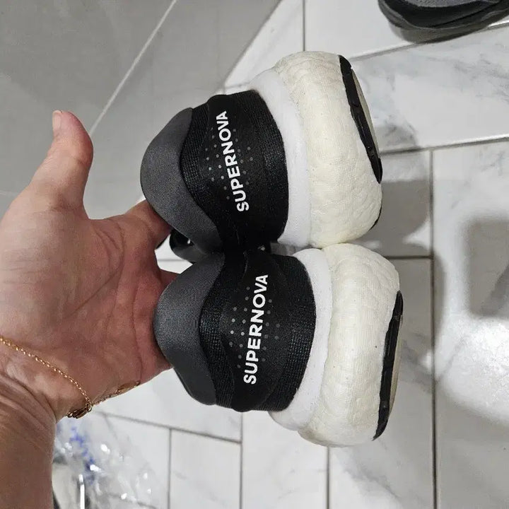 [BUNJANG] Adidas Supernova Sneakers / 아디다스 슈퍼노바 운동화