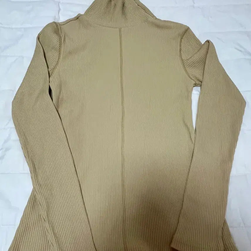 [BUNJANG] Eonts Turtle Neck Top (Mustard) / Eonts 에옹쓰 집 터틀넥 탑 (머스타드)