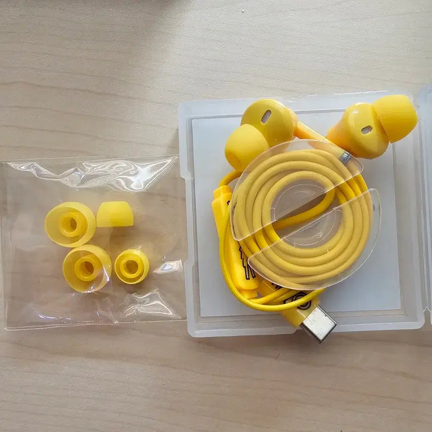 [BUNJANG] LE SSERAFIM Spaghetti Limited Edition Earphones / 르세라핌 스파게티 한정판 이어폰