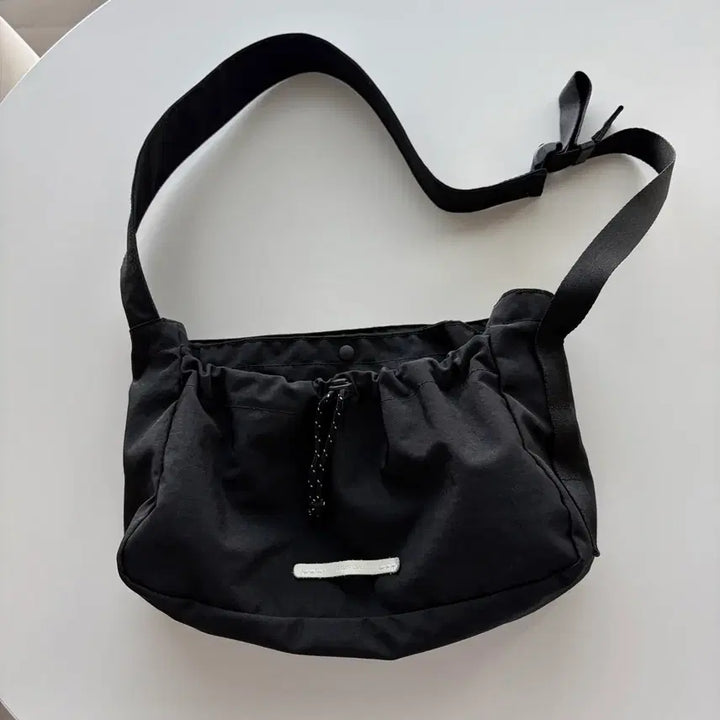 [BUNJANG] Rowrow 750 Black Crossbag / 로우로우 스트링 크로스백 750 블랙
