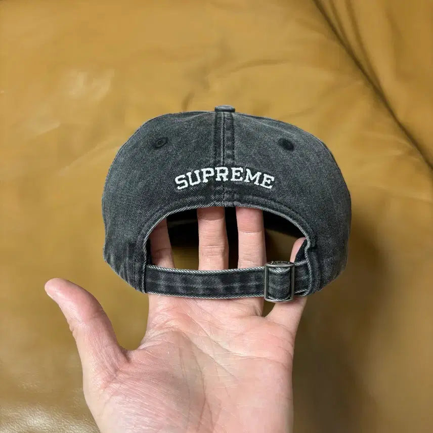 [BUNJANG] Supreme 6 Panel Cap Black / 슈프림 S로고 6패널 볼캡 모자 22fw 피그먼트 블랙