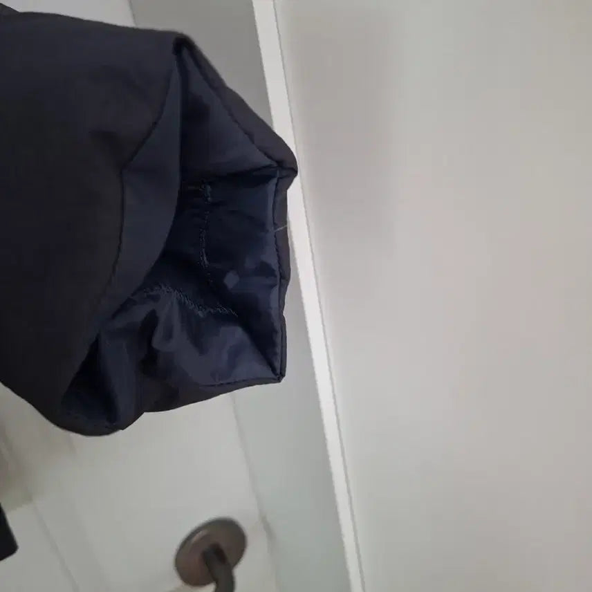 [BUNJANG] IZ*ONE Navy Lightweight Padded Jacket / 아이잩바바 네이비 경량 패딩