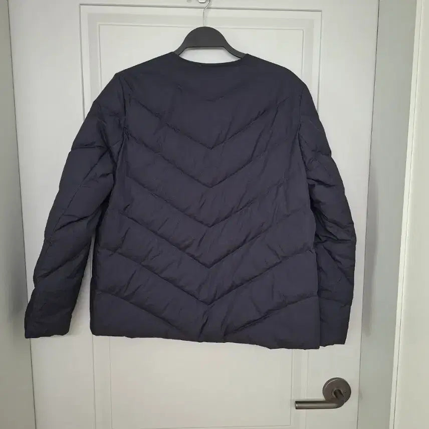 [BUNJANG] IZ*ONE Navy Lightweight Padded Jacket / 아이잩바바 네이비 경량 패딩