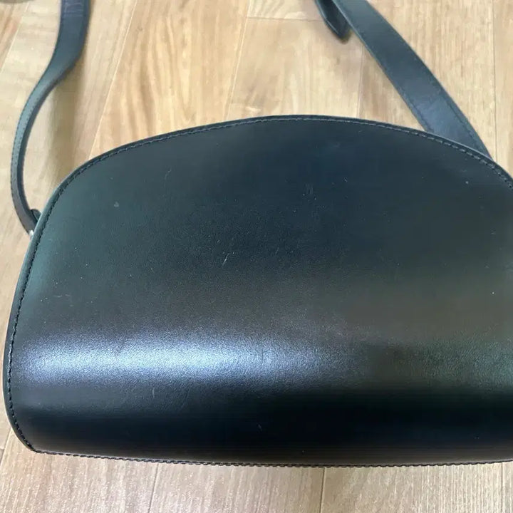 [BUNJANG] APC Half Moon Bag / 정품 아페쎄 apc 하프문백