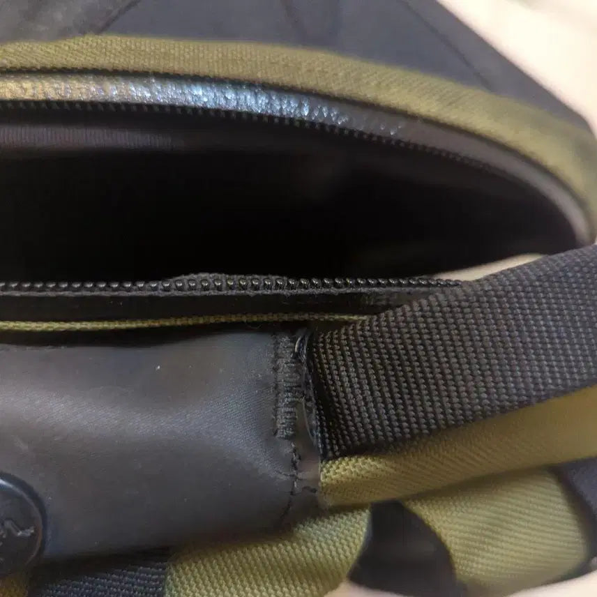 [BUNJANG] Arc'teryx Arro 16 Backpack Khaki Green / 아크테릭스 아로 16 백팩 카키 그린