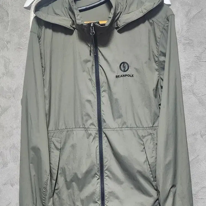 [BUNJANG] Hooded Windbreaker Jacket / 빈폴 후드 바람막이 점퍼