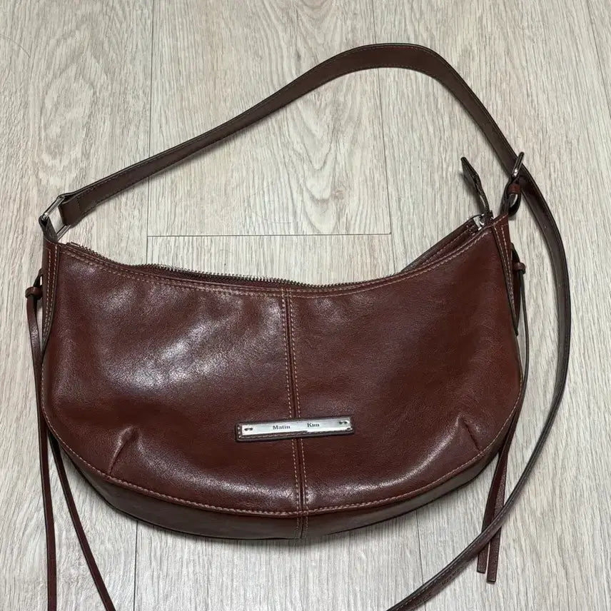 [BUNJANG] Matinkim Moon Line Arc Hobo Bag (Brown) / 마뗑킴 문라인 아크 호보백 브라운