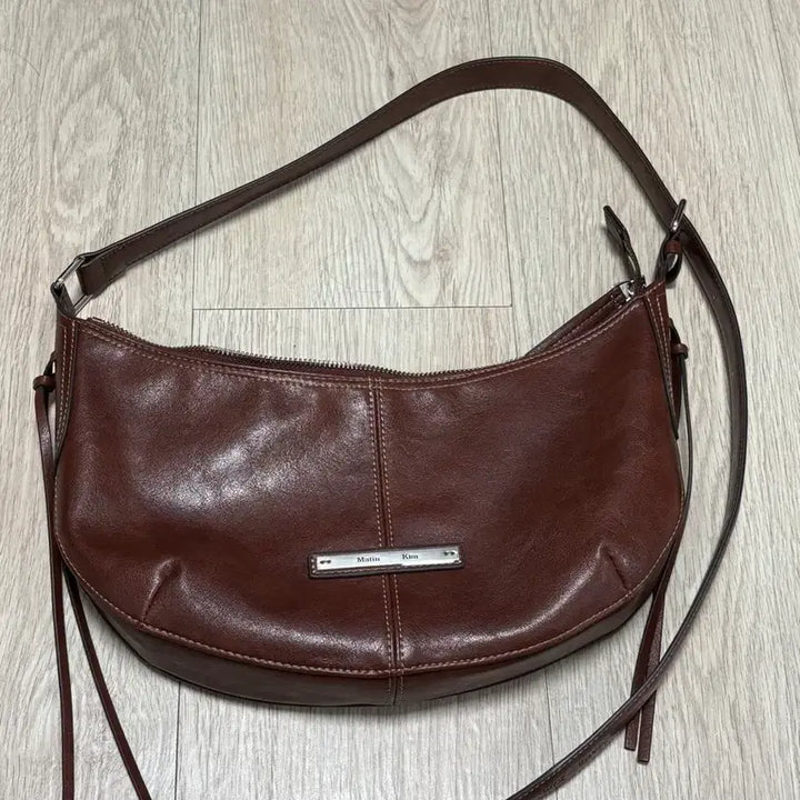 [BUNJANG] Matinkim Moon Line Arc Hobo Bag (Brown) / 마뗑킴 문라인 아크 호보백 브라운