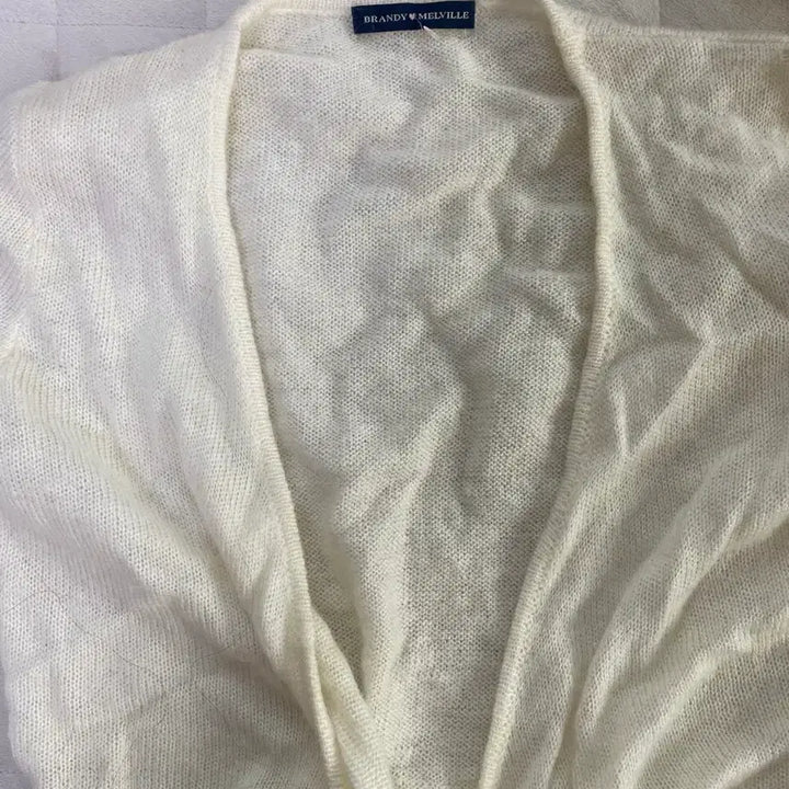 [BUNJANG] Brandy Melville Loretta Knit Cardigan / 브랜디멜빌 loretta 랩 니트 가디건