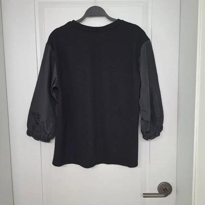 [BUNJANG] Son Jung Wan Black Color Block Blouse / 손정완와니 블랙 배색 블라우스