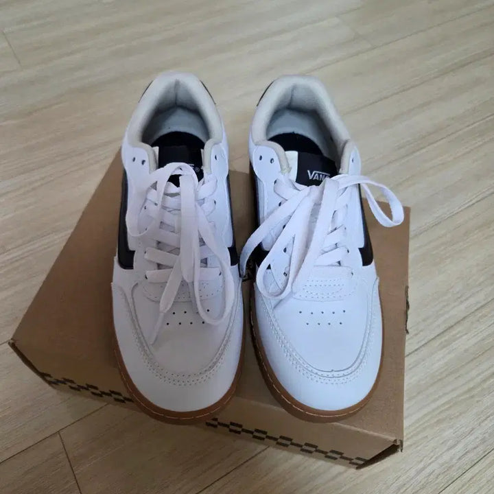 [BUNJANG] Vans Sneakers 230 / (새상품) 반스 스니커즈 230