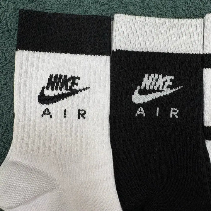 [BUNJANG] Nike Essential Air Mid-Crew Sport Socks (4-Pack) / 나이키 에센셜 에어 중장목 스포츠양말 4종(일반두깨)