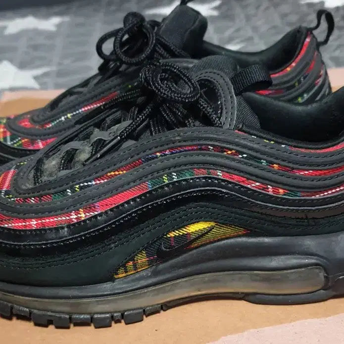 [BUNJANG] Nike Air Max 97 Tartan Check Sneakers (230) / 나이키 에어맥스97 타탄 체크 검빨노 스니커즈 (230)