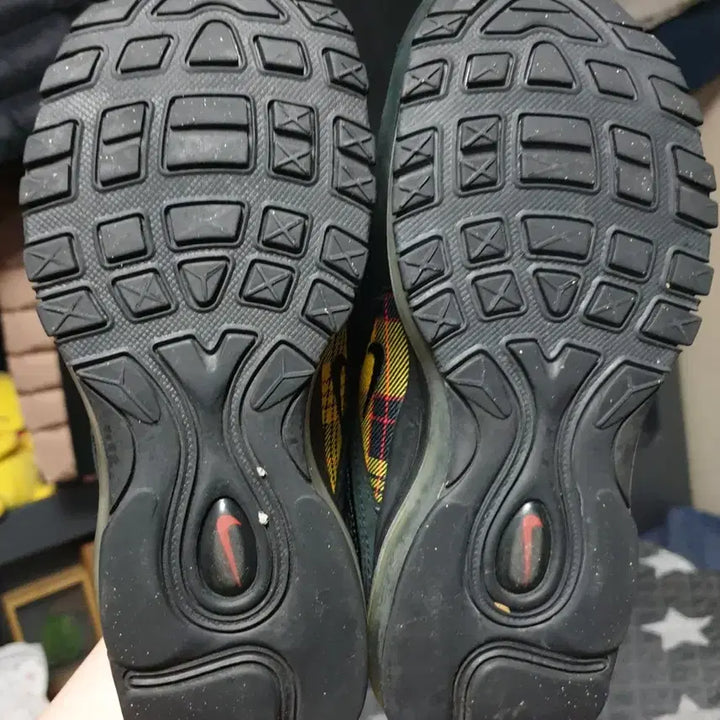 [BUNJANG] Nike Air Max 97 Tartan Check Sneakers (230) / 나이키 에어맥스97 타탄 체크 검빨노 스니커즈 (230)