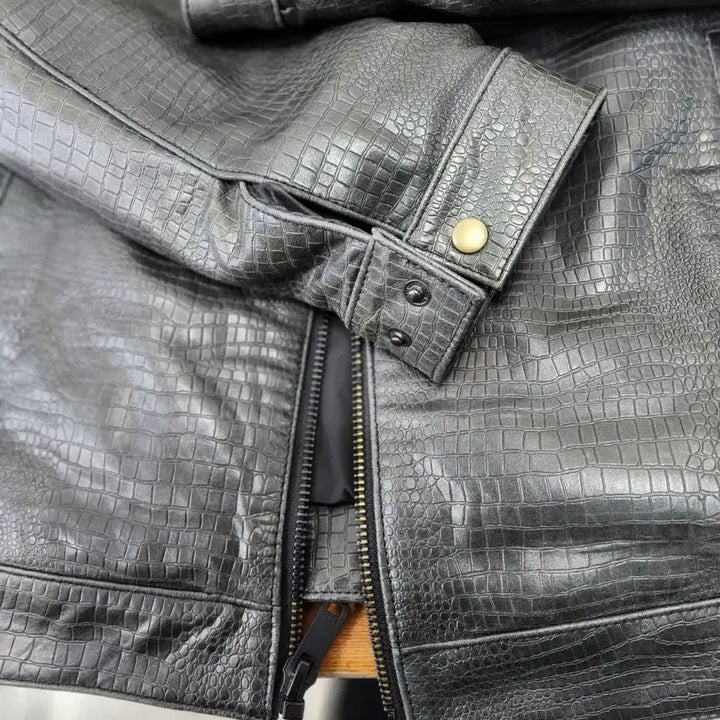 [BUNJANG] DKNY Men's Crocodile Leather Jacket / DKNY 남성 블랙 크로커다일 레더 자켓