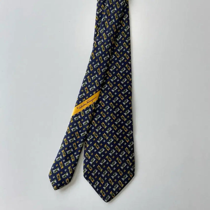[BUNJANG] Ferragamo Necktie / 페레가모 (Ferragamo) 명품 정품 넥타이