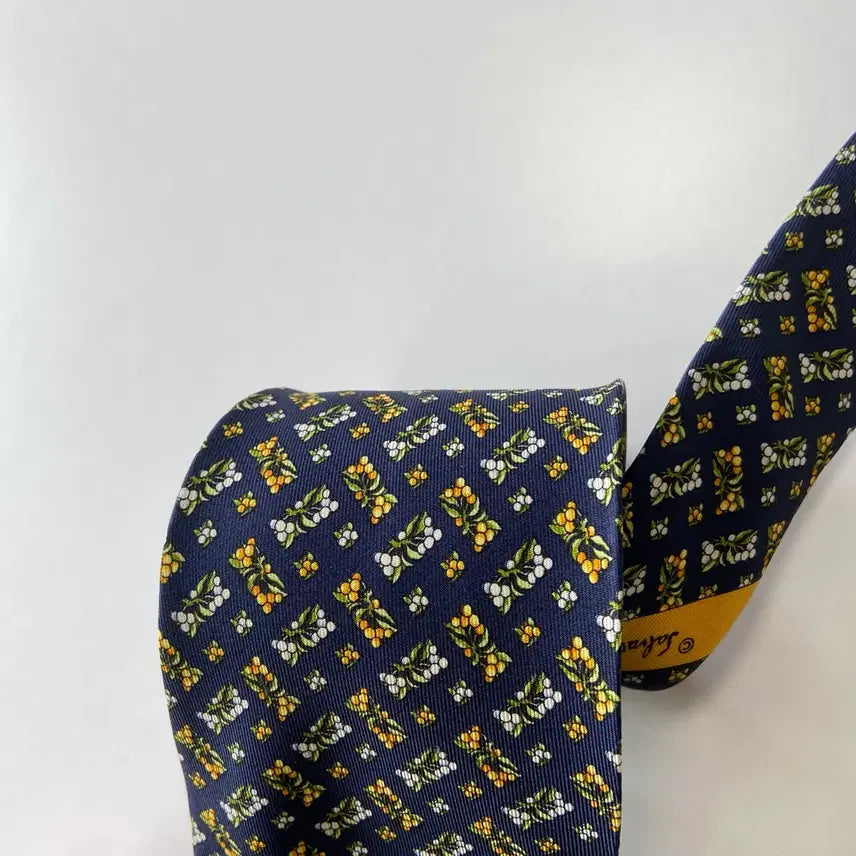 [BUNJANG] Ferragamo Necktie / 페레가모 (Ferragamo) 명품 정품 넥타이