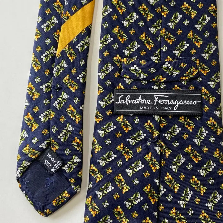 [BUNJANG] Ferragamo Necktie / 페레가모 (Ferragamo) 명품 정품 넥타이