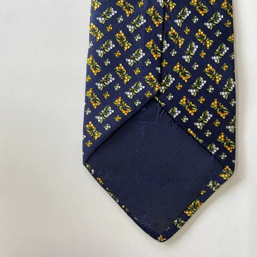 [BUNJANG] Ferragamo Necktie / 페레가모 (Ferragamo) 명품 정품 넥타이
