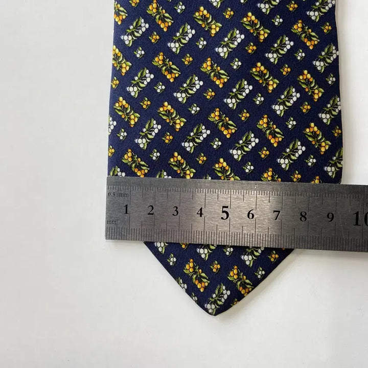 [BUNJANG] Ferragamo Necktie / 페레가모 (Ferragamo) 명품 정품 넥타이