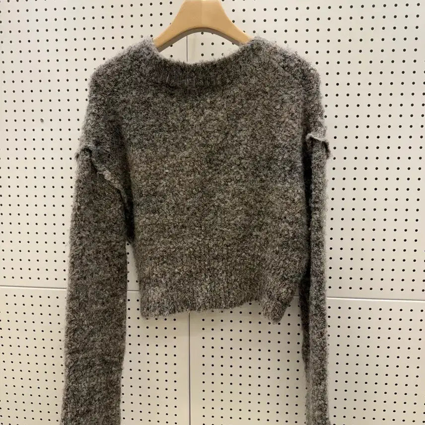 [BUNJANG] Matinkim Crop V-neck Knit / 마뗑킴 크롭 브이넥 니트 U853