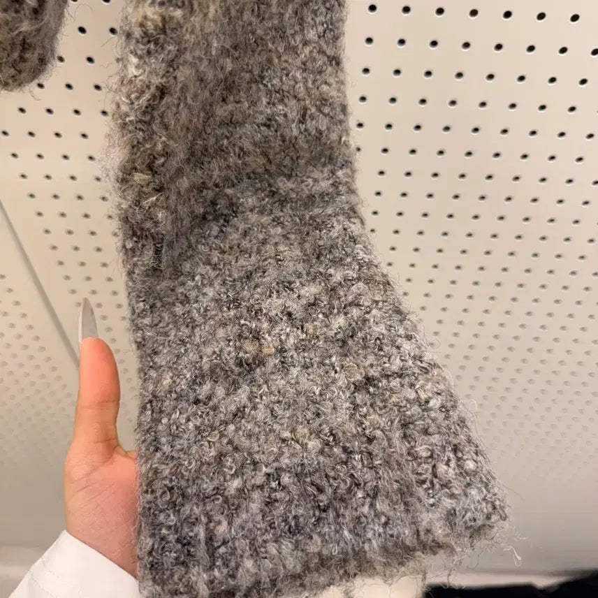 [BUNJANG] Matinkim Crop V-neck Knit / 마뗑킴 크롭 브이넥 니트 U853