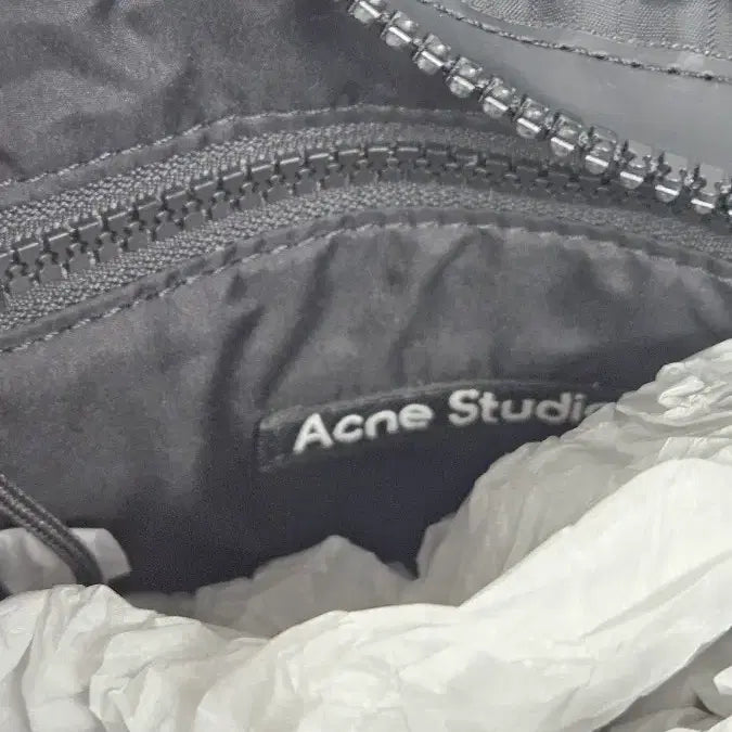 [BUNJANG] Acne Studios Emoji Crossbody Bag Black / 아크네스튜디오 이모지 크로스백