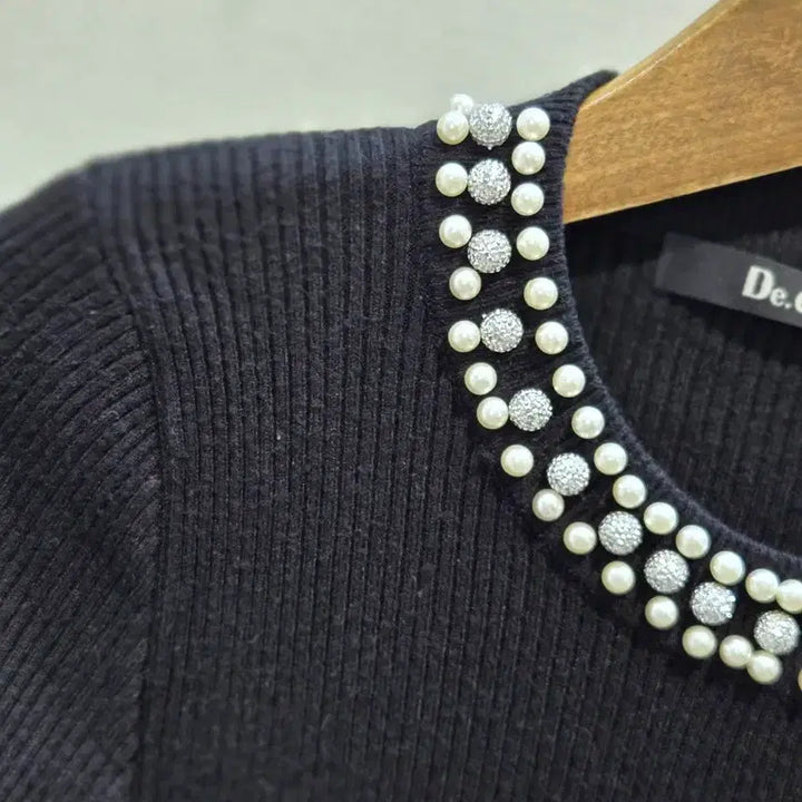 [BUNJANG] Pearl Embellished Ribbed Knit / 진주장식 골지니트