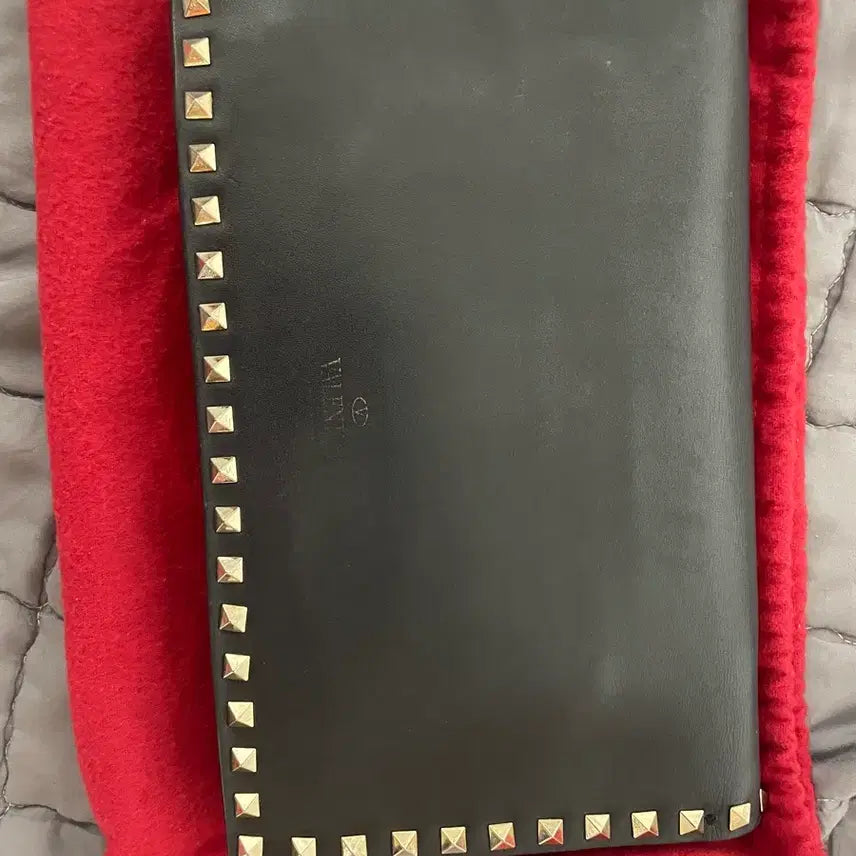 [BUNJANG] Valentino Rockstud Clutch Bag / 발렌티노 락스터드 블랙 클러치백