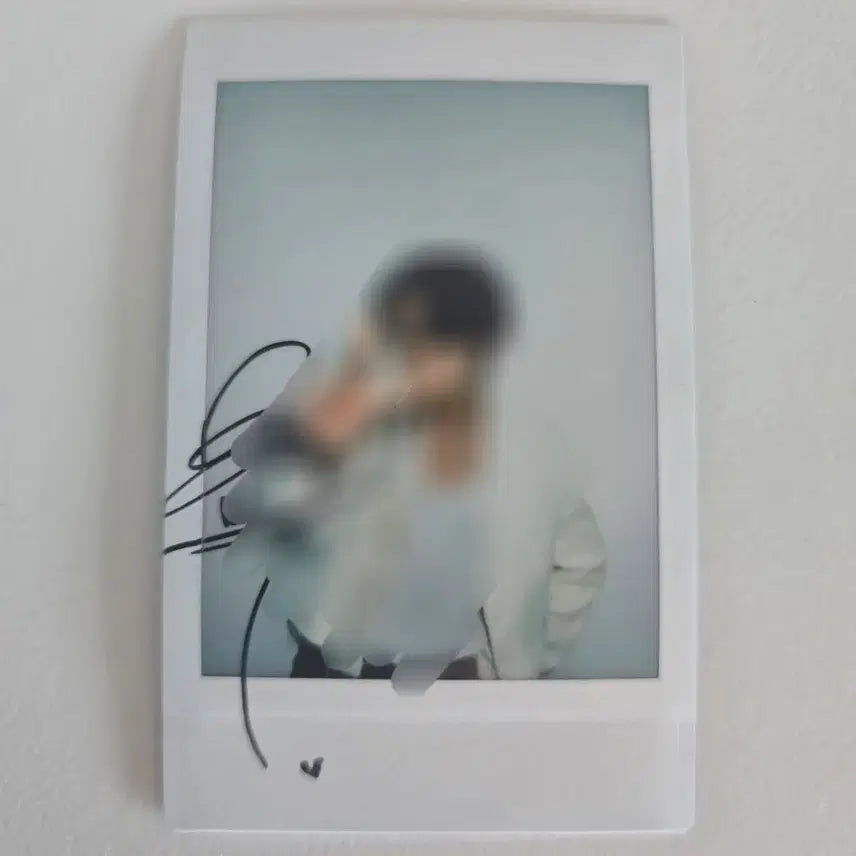 [BUNJANG] DKB Junseongmin Signed Polaroid / DKB 다크비 룬 정성민 사인 폴라로이드 싸폴
