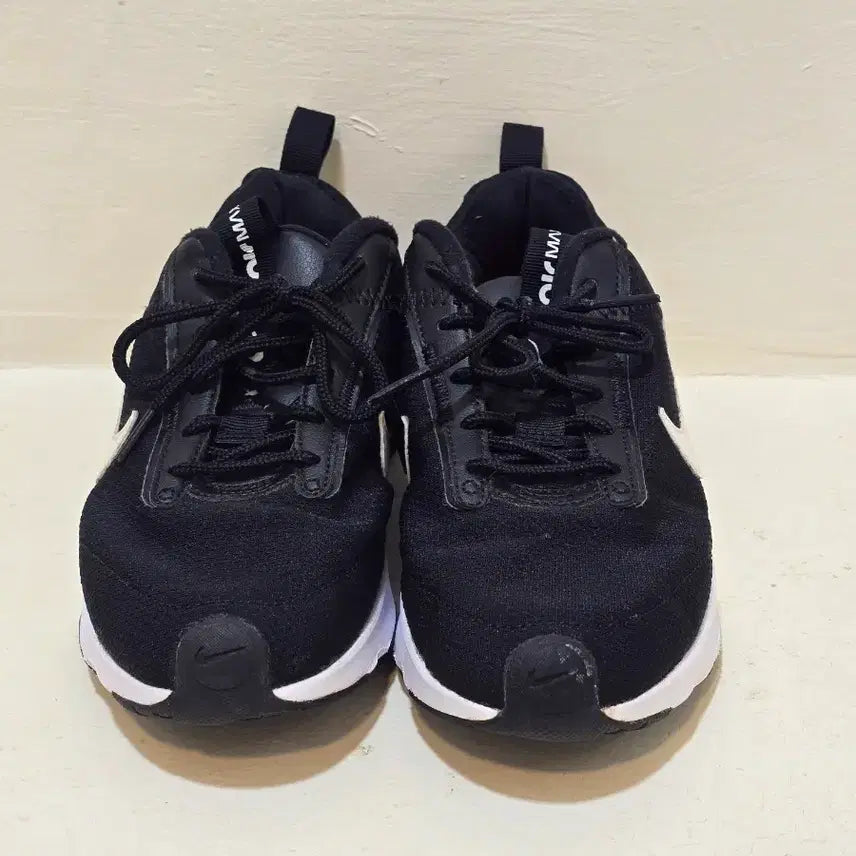 [BUNJANG] Nike Air Max Black/White 230mm Sneakers / 나이키 에어맥스 운동화 블랙/화이트 230mm
