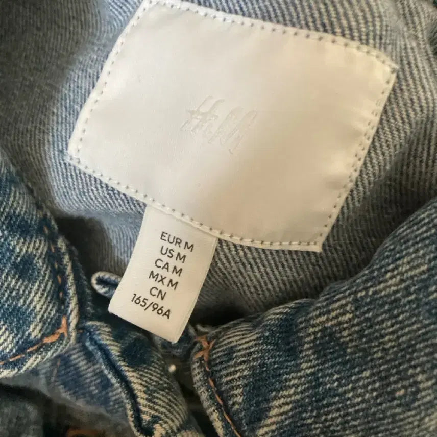 [BUNJANG] H&M Crop Denim Jacket / H&M 크롭 데님 청자켓