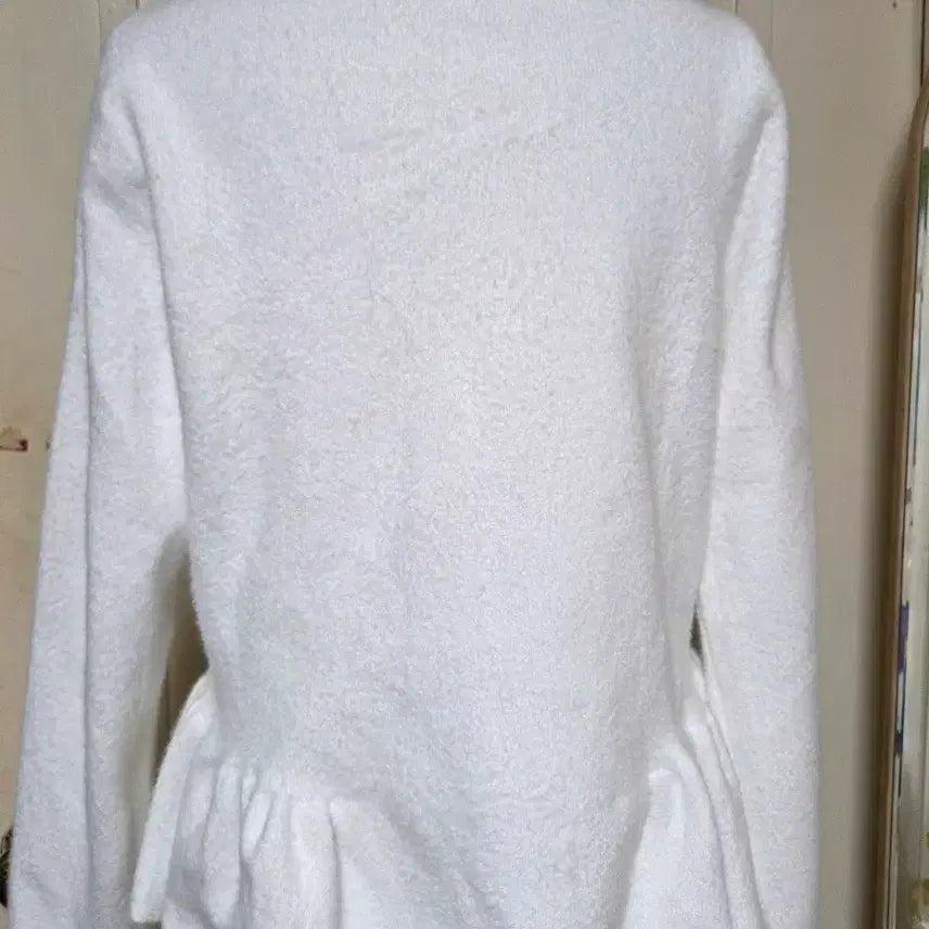 [BUNJANG] White Ruffle Design Cardigan / (FREE) 화이트 러플 디자인 가디건겸 니트티