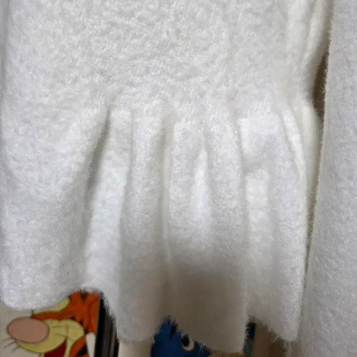 [BUNJANG] White Ruffle Design Cardigan / (FREE) 화이트 러플 디자인 가디건겸 니트티