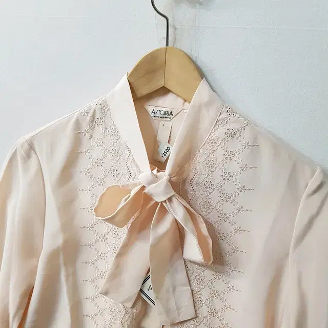 [BUNJANG] Astoria Blouse / [새상품] Astoria 블라우스