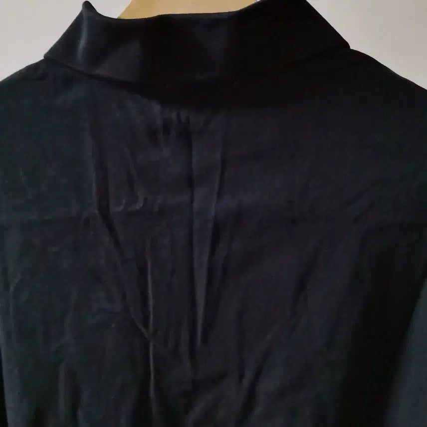 [SOLD OUT] 국내배송[L사이즈]몽클레어 와팬로고 카라티셔츠 네이비색상 반팔티셔츠