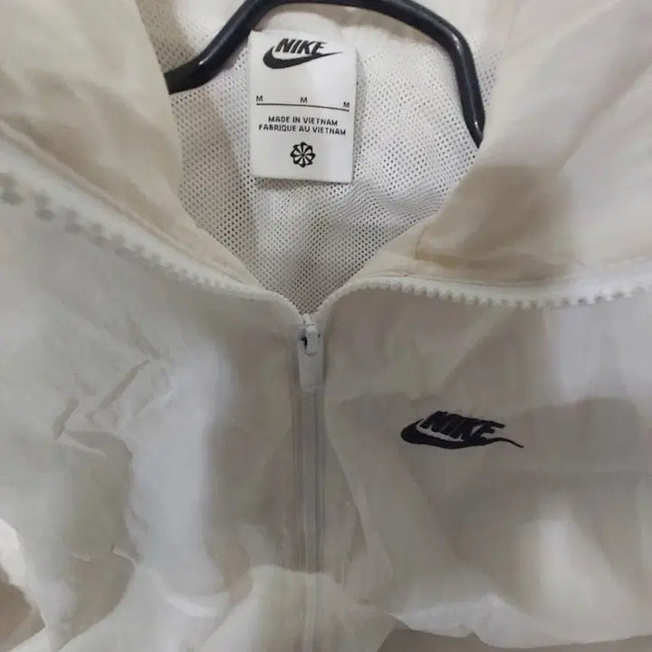 [BUNJANG] Nike Windbreaker Jacket / 나이키 화이트 바람막이 자켓