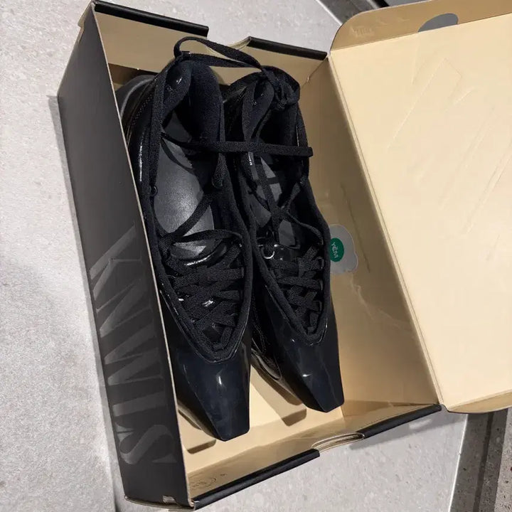 [BUNJANG] Nike Knowles Air Max Muse Women's / 나이키 X 노울스 콜라보 에어맥스 뮤즈 우먼스